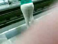 Mega nalgotas maduras en el metro