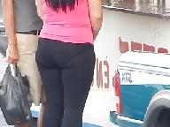 Culoncita en licra negro y Cameltoe rico